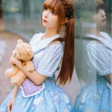蠢沫沫《人偶》主题写真：16张全套美图