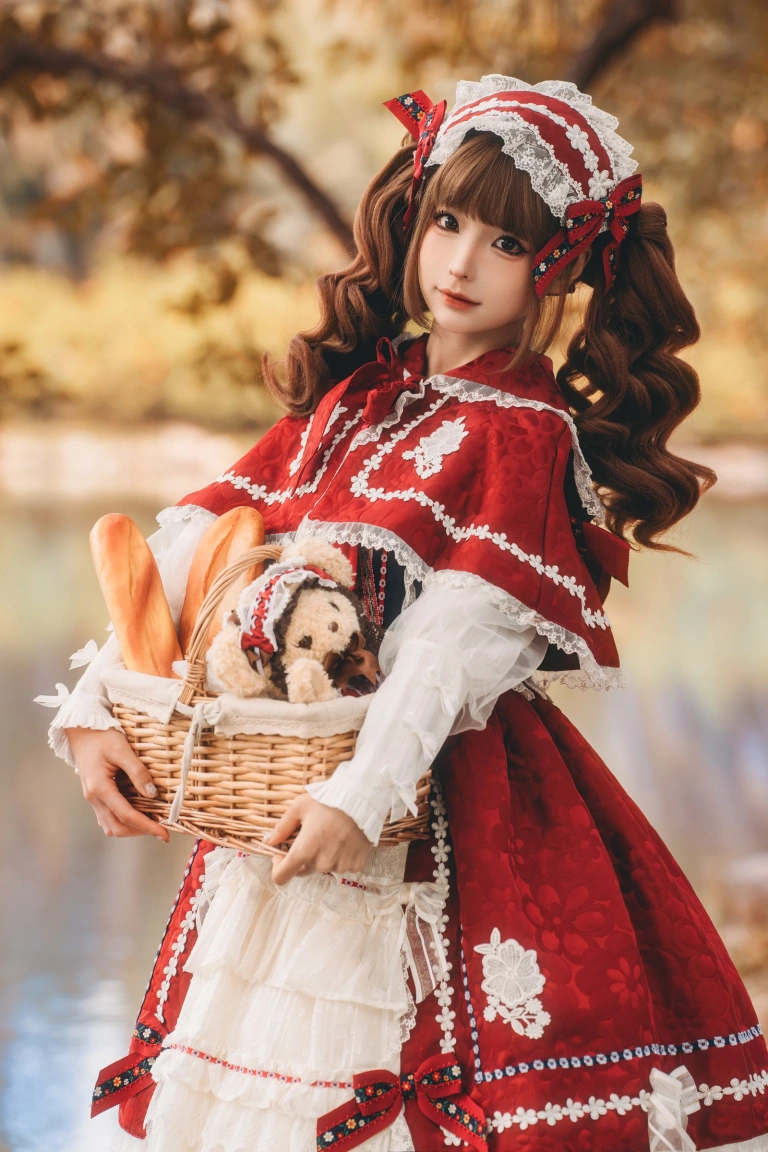 蠢沫沫《小红帽》主题写真：12张全套美图
