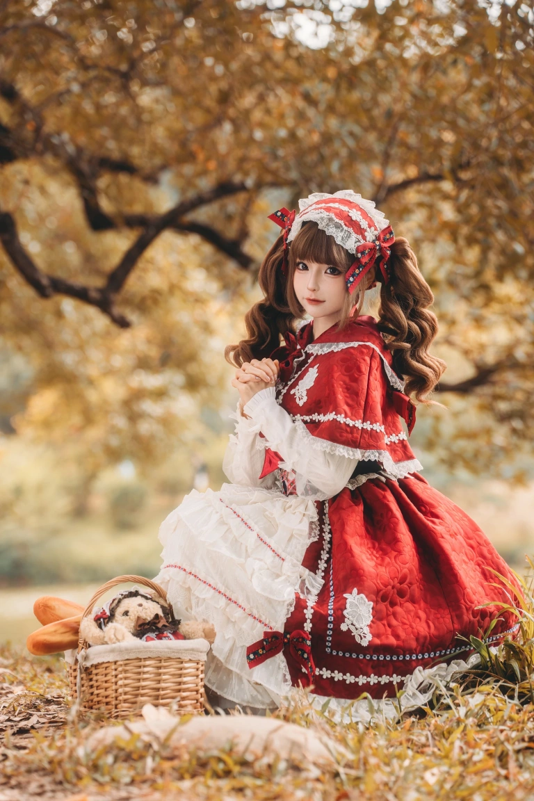 蠢沫沫《小红帽》主题写真：12张全套美图