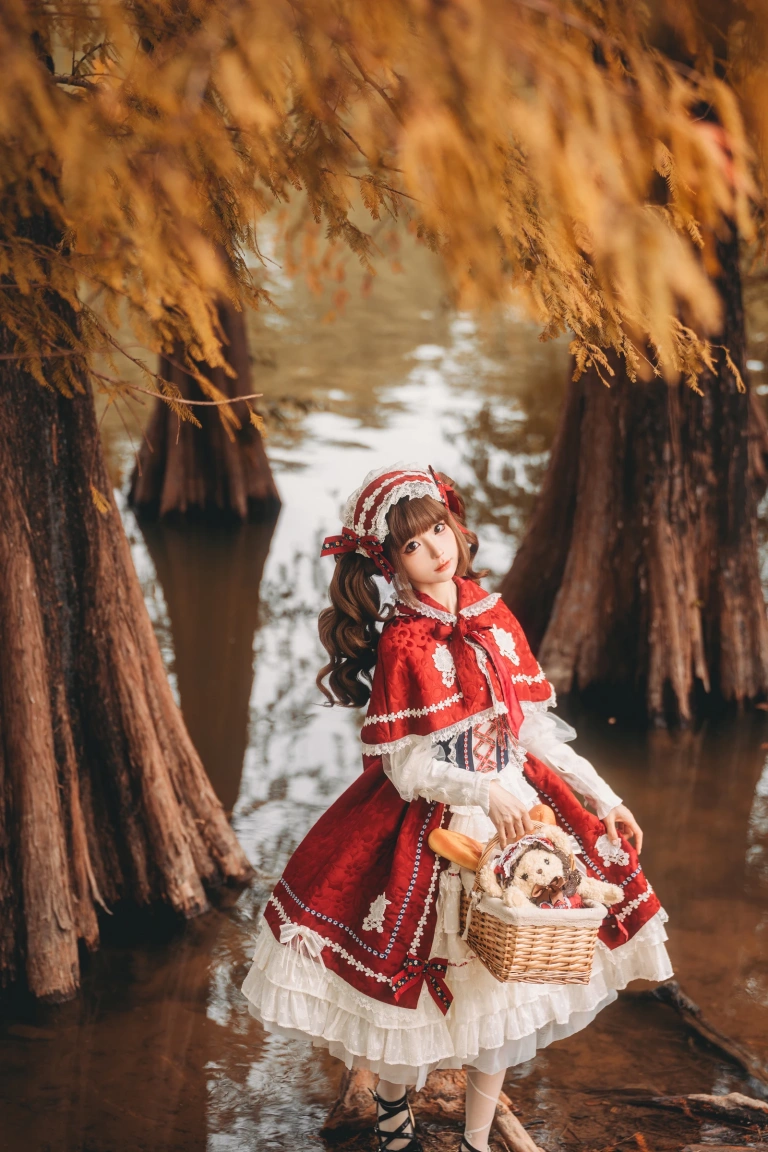 蠢沫沫《小红帽》主题写真：12张全套美图
