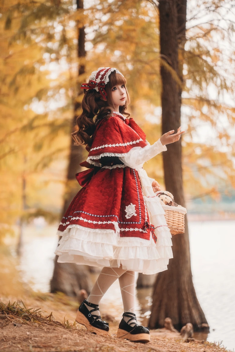 蠢沫沫《小红帽》主题写真：12张全套美图