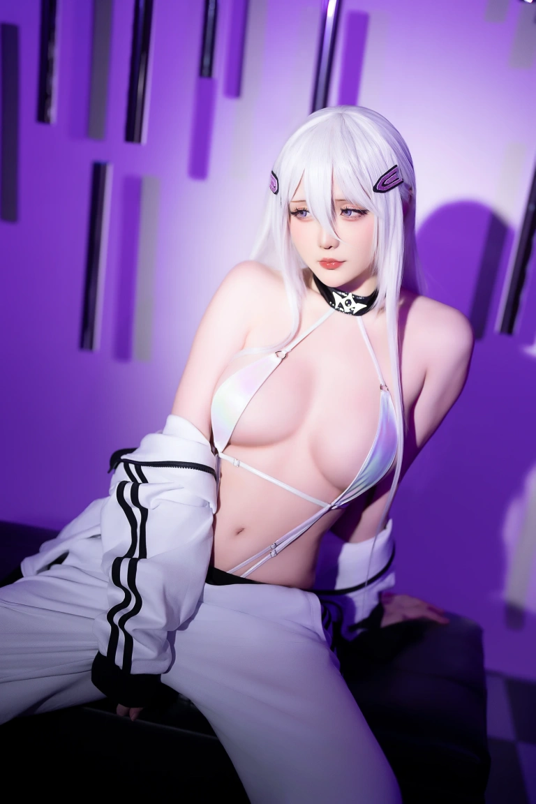 星之迟迟《2024年04月计划C 同人运动服比基尼》主题写真：65张全套美图