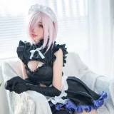 周叽是可爱兔兔《玛修》主题写真：15张全套美图