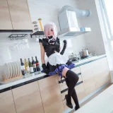 周叽是可爱兔兔《玛修》主题写真：15张全套美图