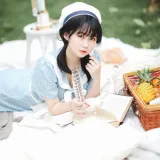 依酱《私人拍摄图》主题写真：30张全套美图