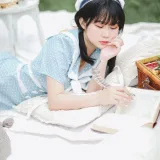 依酱《私人拍摄图》主题写真：30张全套美图