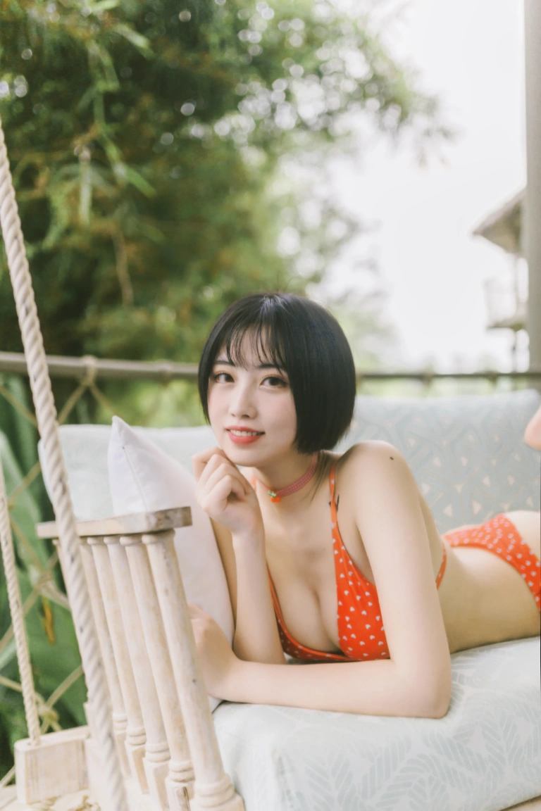 念雪《七月光荫》主题写真：30张全套美图