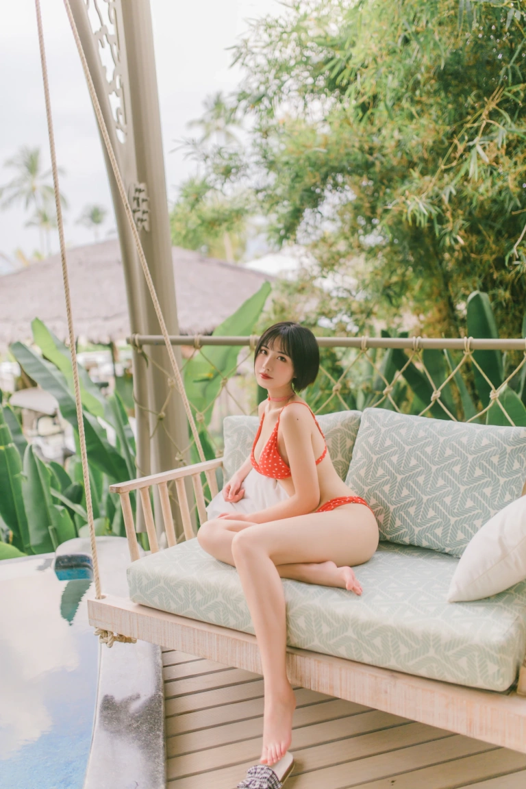 念雪《七月光荫》主题写真：30张全套美图