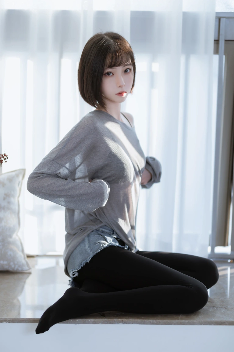 许岚《半透毛衣》主题写真：40张全套美图
