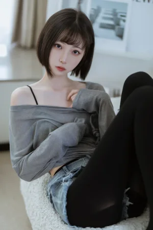 许岚《半透毛衣》主题写真：40张全套美图