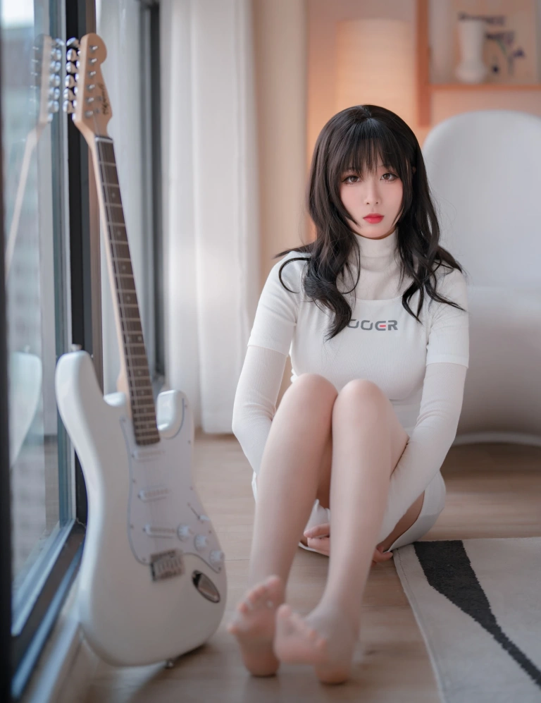 轩萧学姐《NO.25 – 吉他妹妹肉丝套》主题写真：61张全套美图