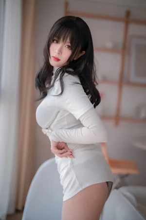 轩萧学姐《NO.25 – 吉他妹妹肉丝套》主题写真：61张全套美图