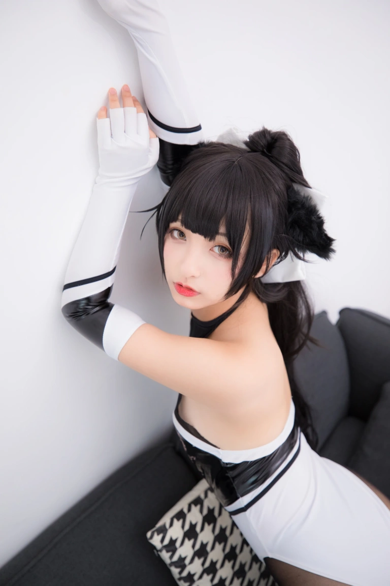 神楽坂真冬《第二季 序号6：獒《TAKAO-TIGHTS VE》》主题写真：150张全套美图