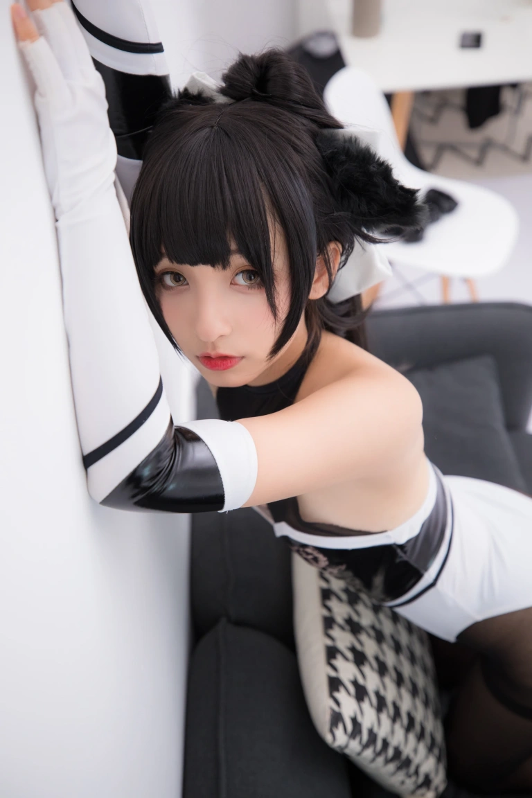 神楽坂真冬《第二季 序号6：獒《TAKAO-TIGHTS VE》》主题写真：150张全套美图