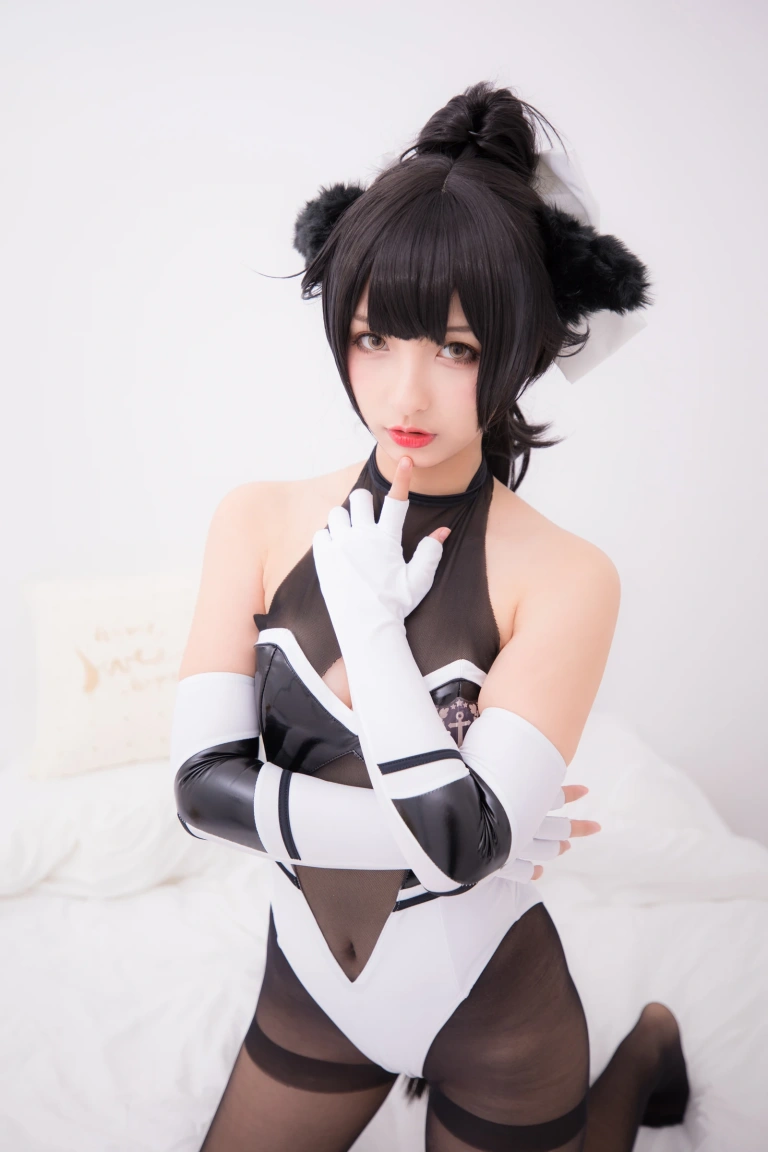 神楽坂真冬《第二季 序号6：獒《TAKAO-TIGHTS VE》》主题写真：150张全套美图