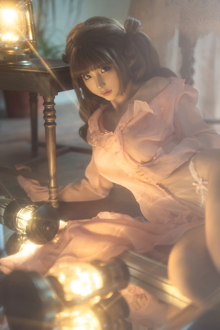 蠢沫沫《是谁照亮了她》主题写真：15张全套美图