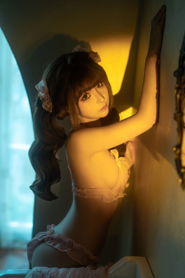 蠢沫沫《睡衣》主题写真：18张全套美图