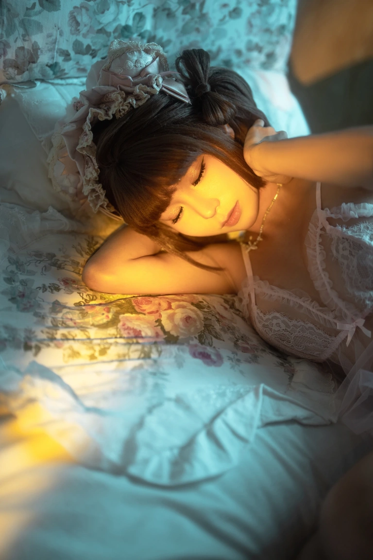蠢沫沫《二月T1订阅《橱柜》》主题写真：32张全套美图