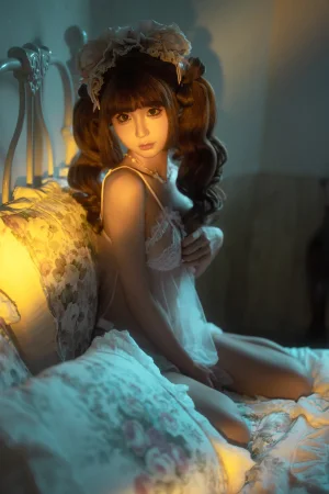蠢沫沫《二月T1订阅《橱柜》》主题写真：32张全套美图