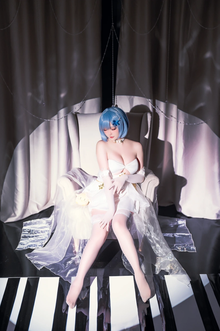 星之迟迟《2024年08月计划D 恰巴耶夫礼服》主题写真：25张全套美图