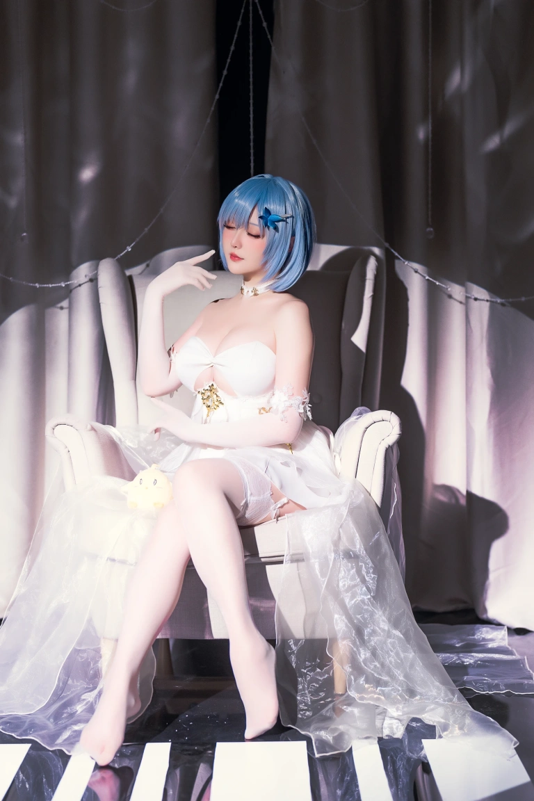 星之迟迟《2024年08月计划D 恰巴耶夫礼服》主题写真：25张全套美图