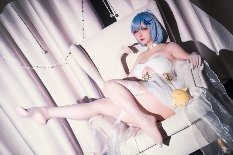 星之迟迟《2024年08月计划D 恰巴耶夫礼服》主题写真：25张全套美图
