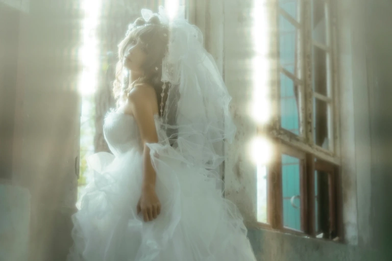 蠢沫沫《二月T3订阅《婚纱》主题写真：61张全套美图