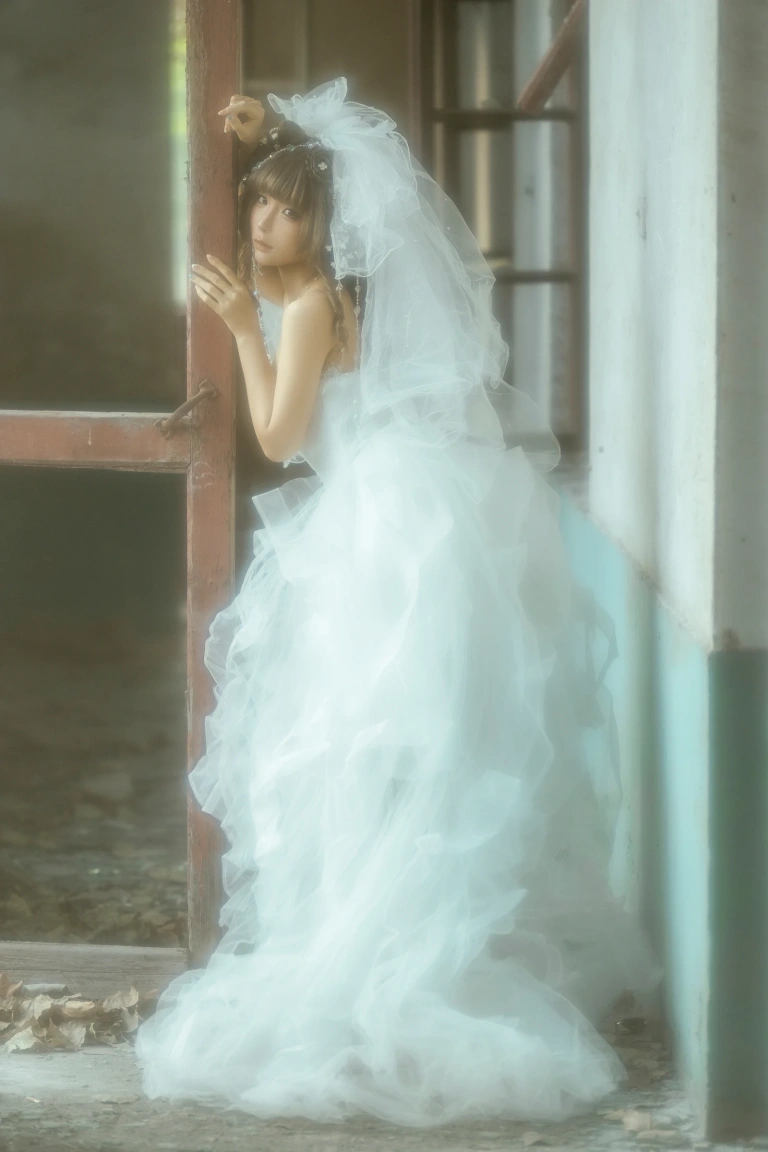 蠢沫沫《二月T3订阅《婚纱》主题写真：61张全套美图
