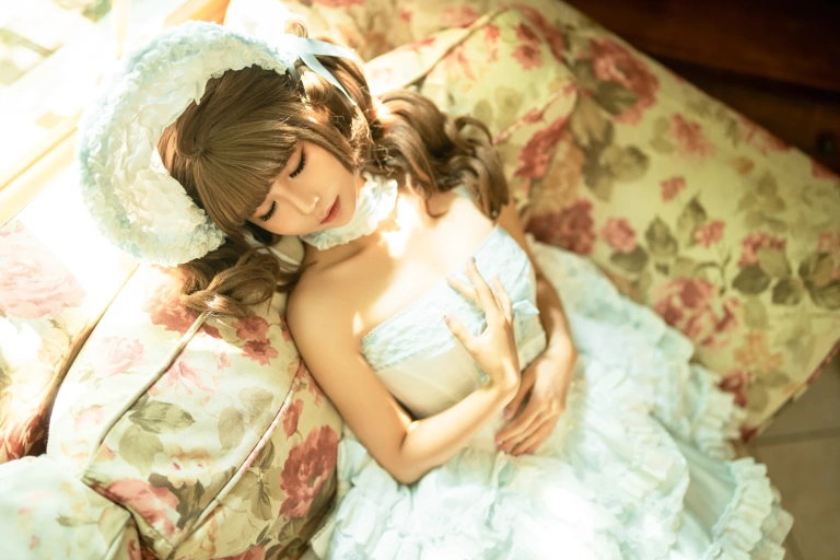 蠢沫沫《二月T3订阅《公主裙》主题写真：31张全套美图