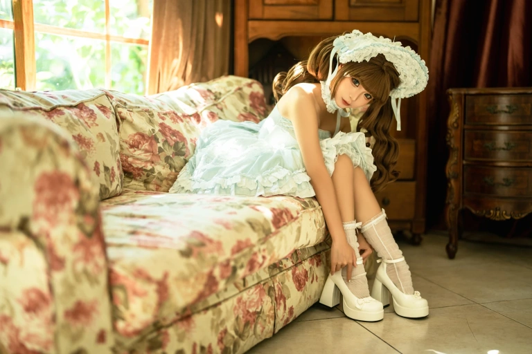 蠢沫沫《二月T3订阅《公主裙》主题写真：31张全套美图