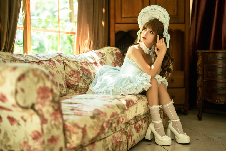 蠢沫沫《二月T3订阅《公主裙》主题写真：31张全套美图