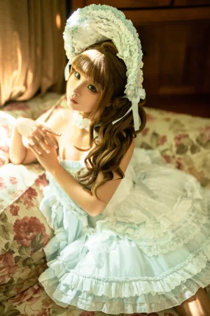 蠢沫沫《二月T3订阅《公主裙》主题写真：31张全套美图