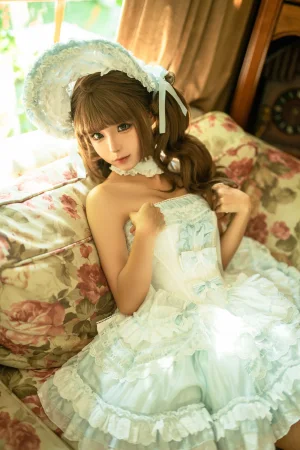 蠢沫沫《二月T3订阅《公主裙》主题写真：31张全套美图