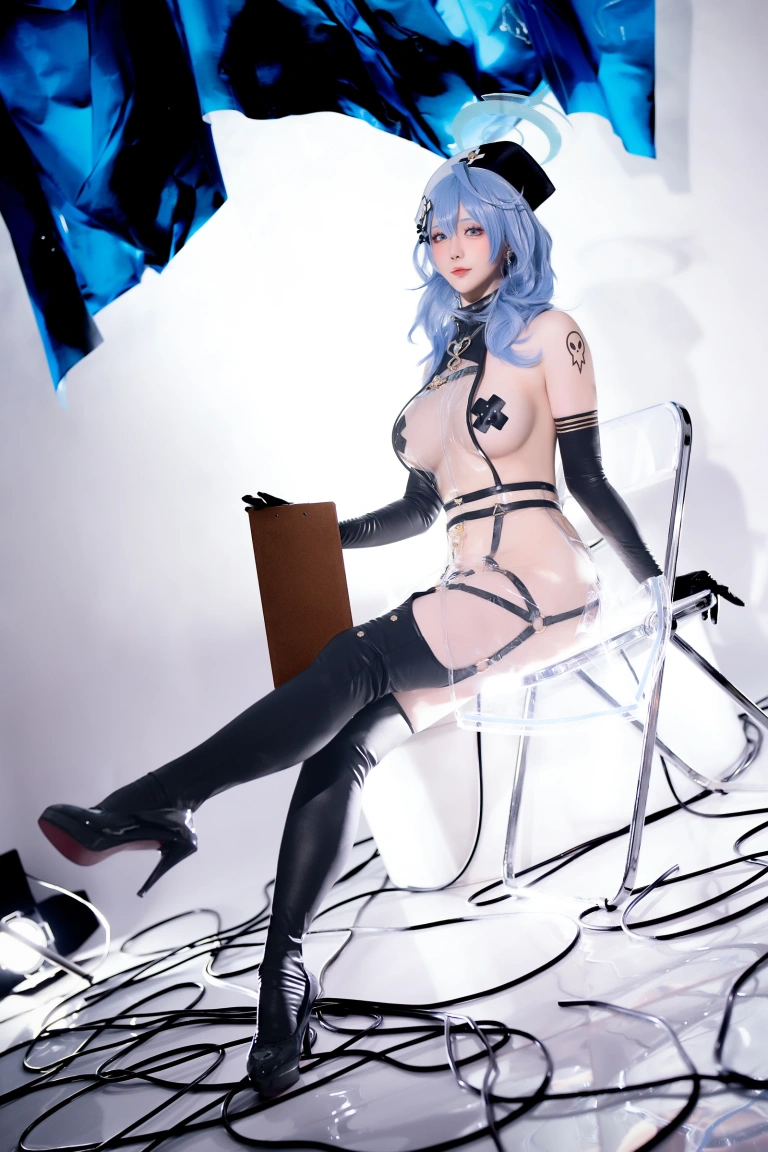 星之迟迟《碧蓝档案BA写真本《Erotopia》 天雨亚子》主题写真：60张全套美图