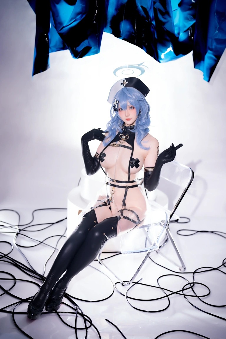 星之迟迟《碧蓝档案BA写真本《Erotopia》 天雨亚子》主题写真：60张全套美图