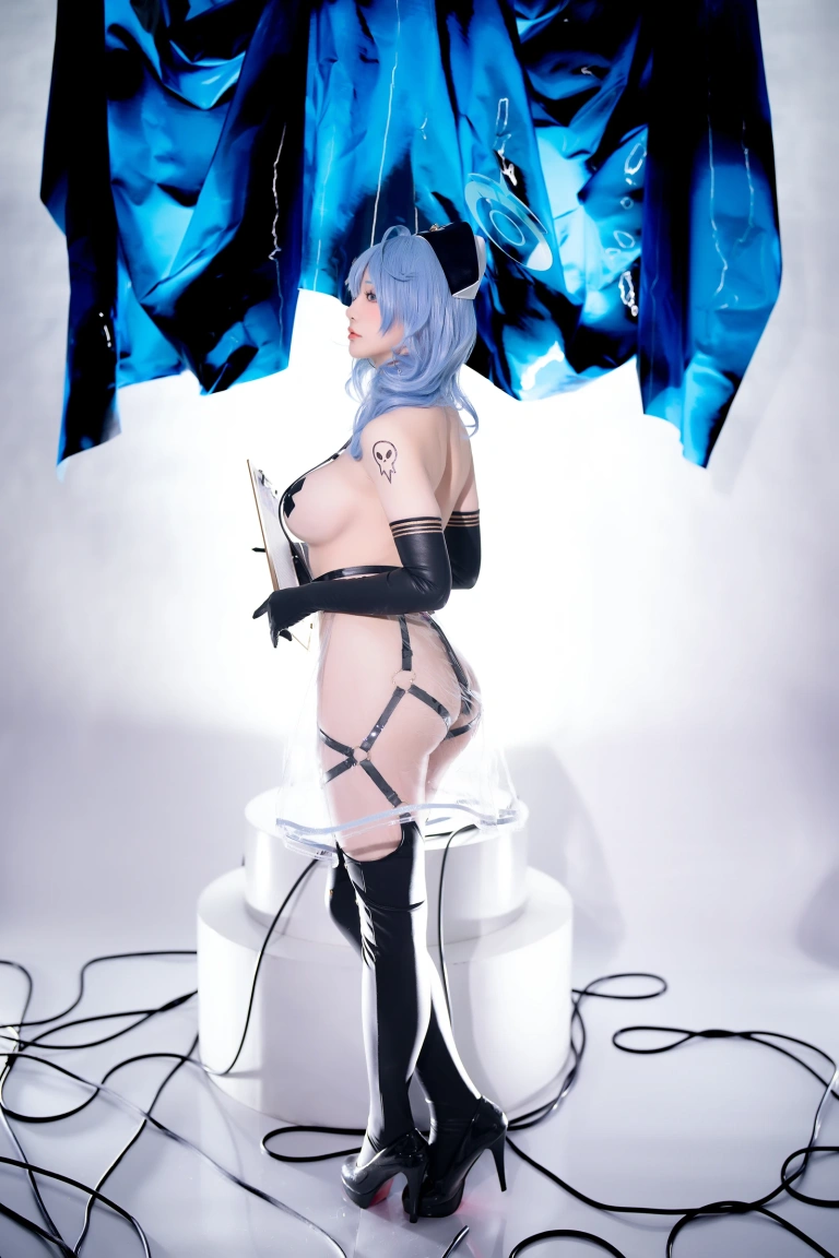 星之迟迟《碧蓝档案BA写真本《Erotopia》 天雨亚子》主题写真：60张全套美图