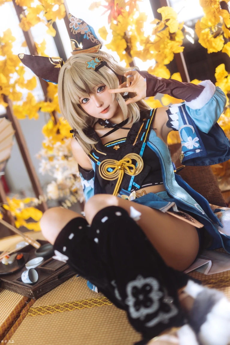 蠢沫沫《二月T3订阅《绮良良》主题写真：30张全套美图