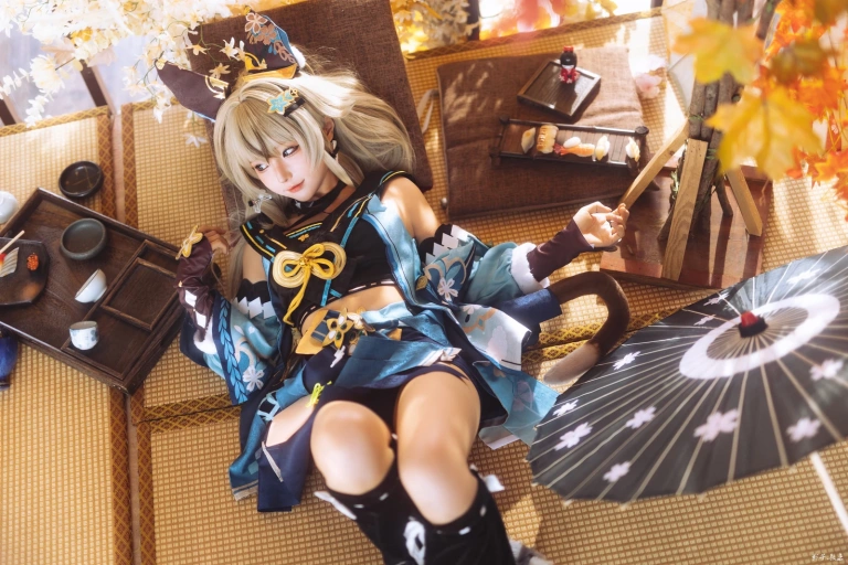 蠢沫沫《二月T3订阅《绮良良》主题写真：30张全套美图