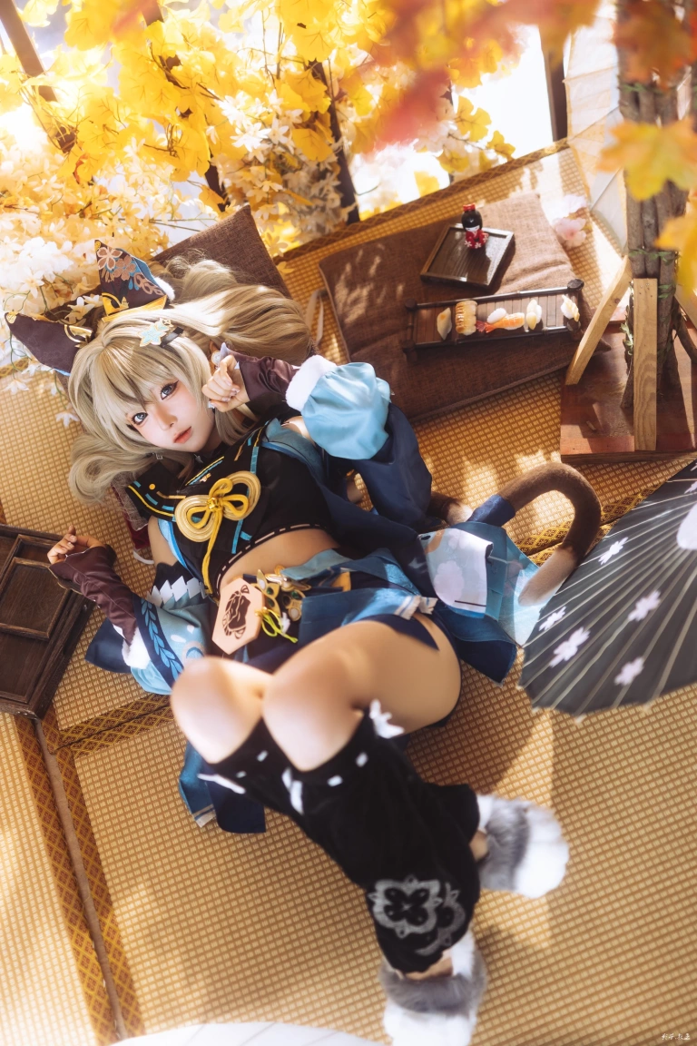 蠢沫沫《二月T3订阅《绮良良》主题写真：30张全套美图