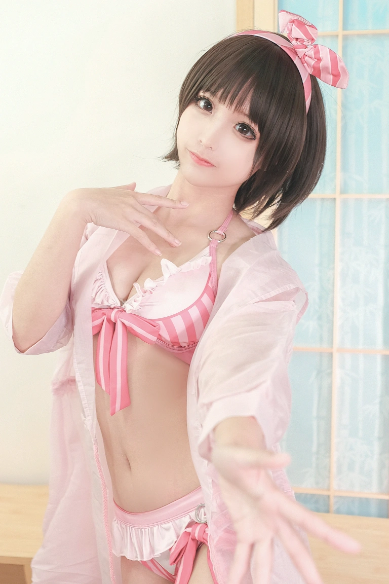 蠢沫沫《加藤惠泳装》主题写真：40张全套美图
