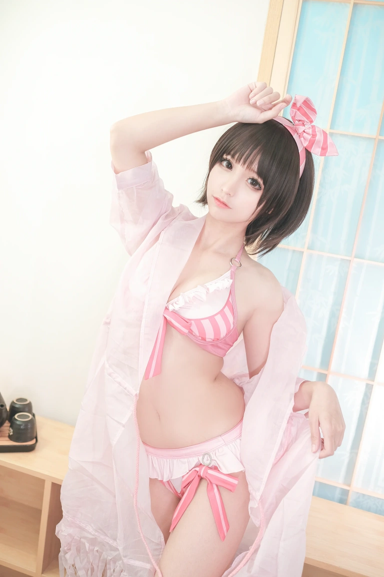 蠢沫沫《加藤惠泳装》主题写真：40张全套美图