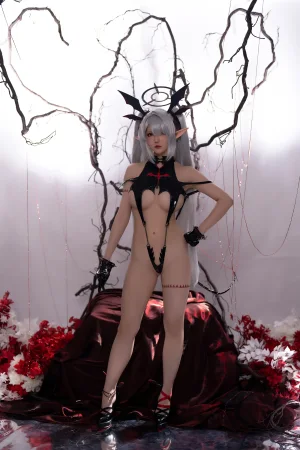 星之迟迟《碧蓝档案BA写真本《Erotopia》 银镜伊织》主题写真：58张全套美图