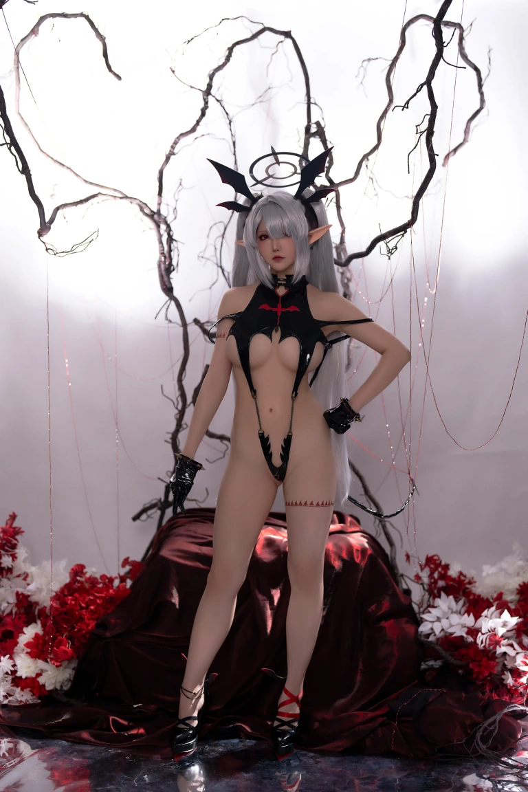 星之迟迟《碧蓝档案BA写真本《Erotopia》 银镜伊织》主题写真：58张全套美图
