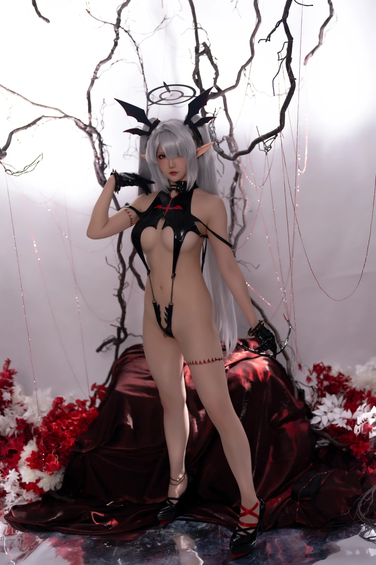 星之迟迟《碧蓝档案BA写真本《Erotopia》 银镜伊织》主题写真：58张全套美图