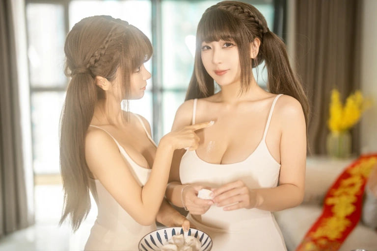 蠢沫沫《双人新年贺岁（&浅安安）》主题写真：103张全套美图