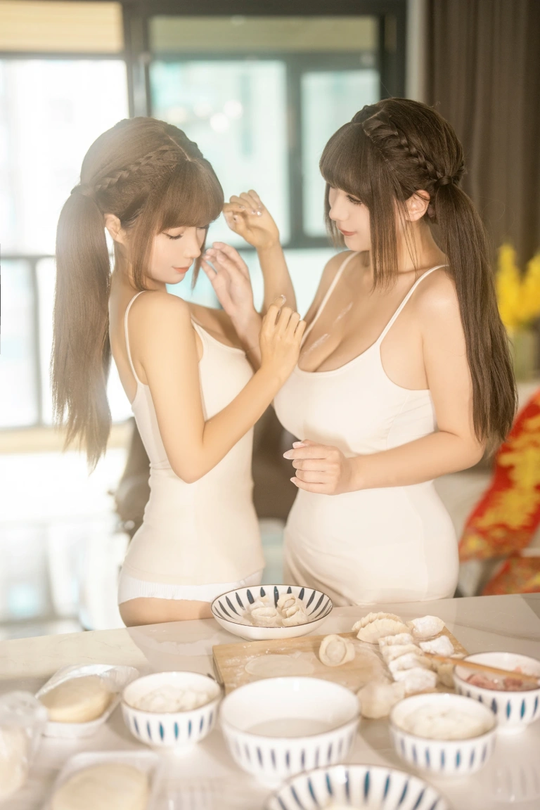 蠢沫沫《双人新年贺岁（&浅安安）》主题写真：103张全套美图