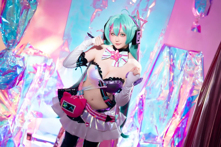 星之迟迟《2024年07月计划B Miku初音未来 喵斯快跑》主题写真：73张全套美图，含1个视频