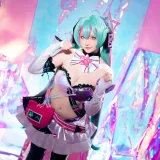 星之迟迟《2024年07月计划B Miku初音未来 喵斯快跑》主题写真：73张全套美图，含1个视频