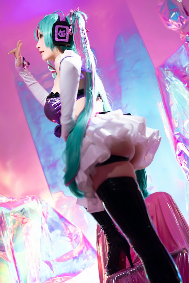 星之迟迟《2024年07月计划B Miku初音未来 喵斯快跑》主题写真：73张全套美图，含1个视频