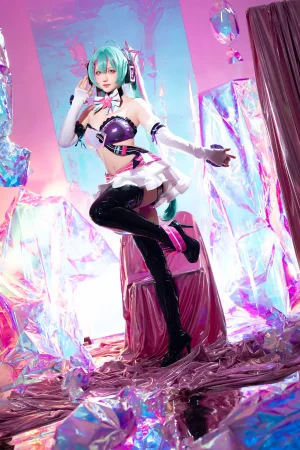 星之迟迟《2024年07月计划B Miku初音未来 喵斯快跑》主题写真：73张全套美图，含1个视频
